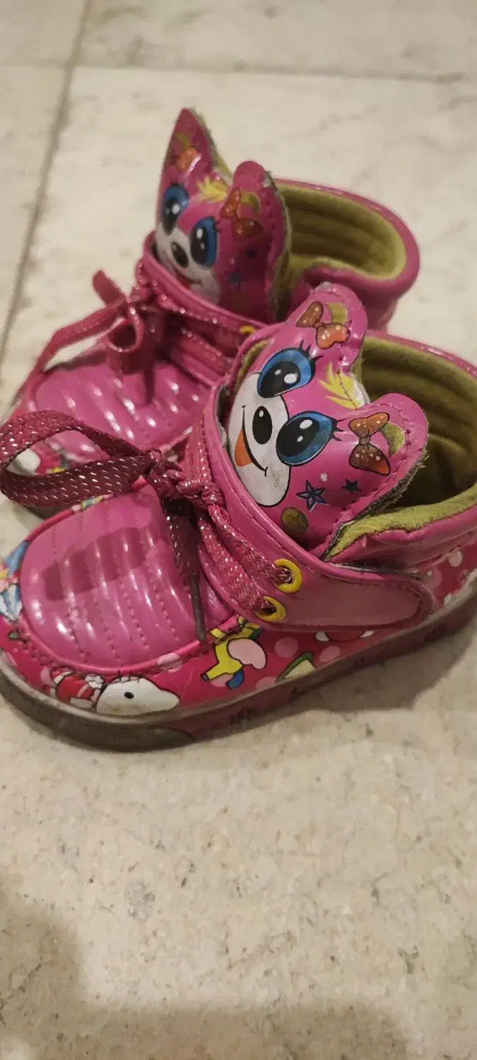 چکمه دخترانه سایز۲۴مناسب یک سال و نیم دو سال|کفش و لباس بچه|مشهد, آبکوه|دیوار