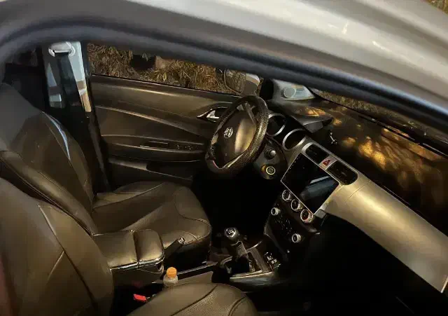 برلیانس ۲۲۰ دنده ای|خودرو سواری و وانت|کرج, کوی امامیه|دیوار