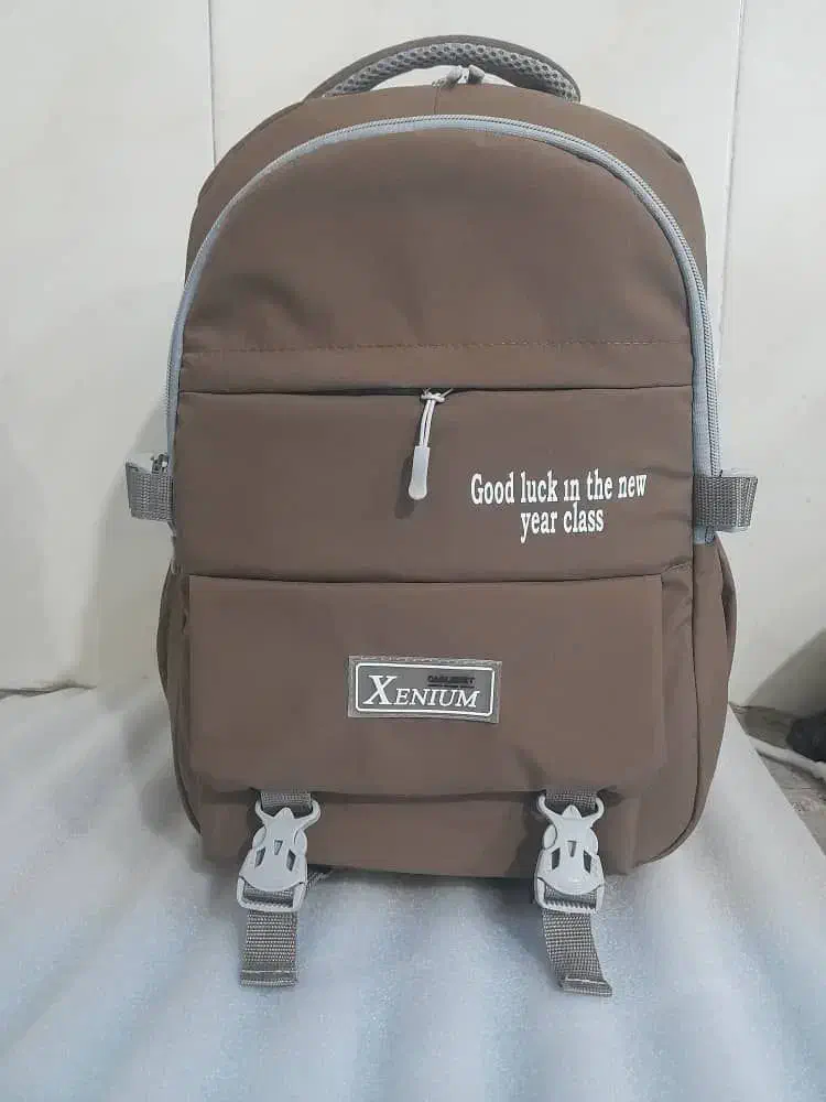 کوله پشتی و مدرسه ای باشگاهی|کیف، کفش، کمربند|همدان, |دیوار