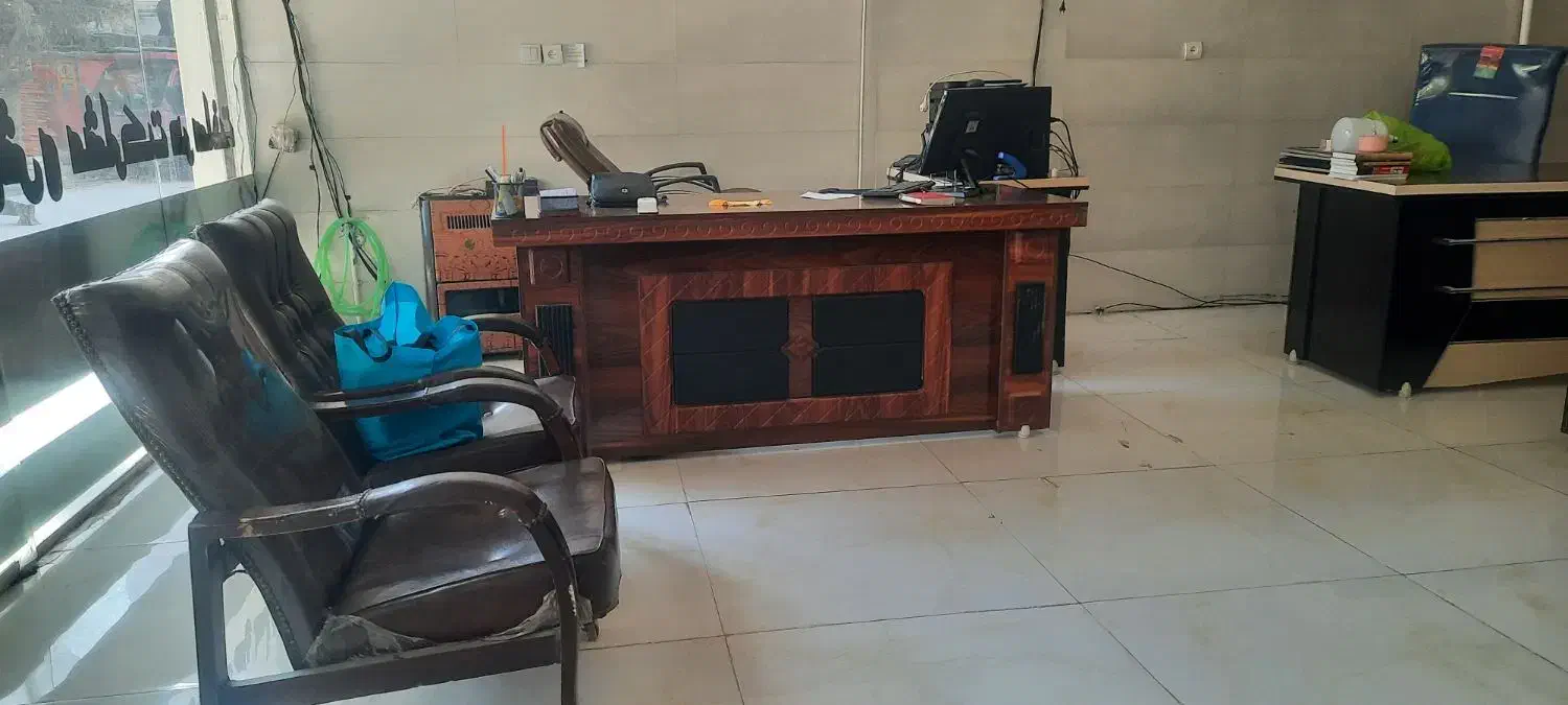 فروش تعدادی میز و صندلی|مبلمان اداری|کرمانشاه, |دیوار