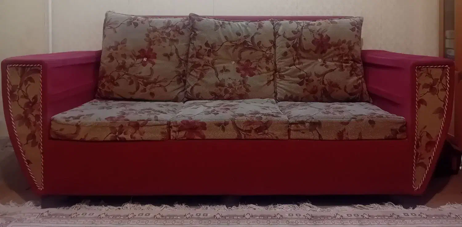 مبل ۷ نفره مخمل|مبلمان خانگی و میز عسلی|نیشابور, شهرک قدس|دیوار