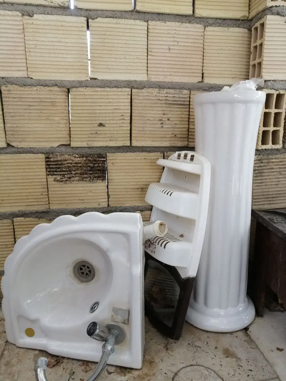 یک عدد روشویی نونو با شیر نو|لوازم سرویس بهداشتی|بروجرد, |دیوار