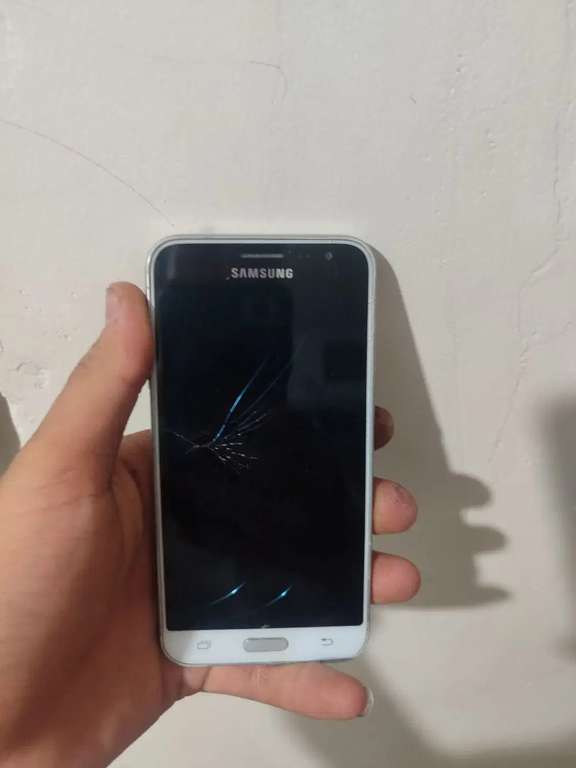 گوشی j 3|موبایل|تهران, شهرک ولیعصر جنوبی|دیوار