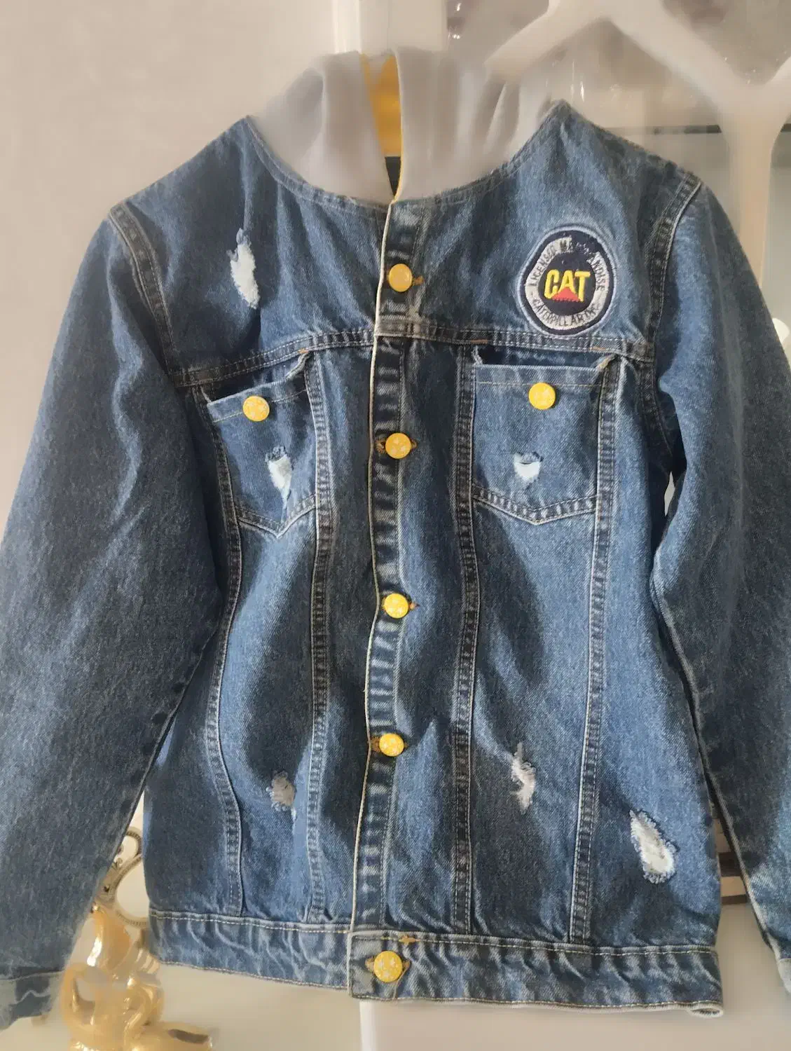 کت لی|لباس|سبزوار, هویزه|دیوار