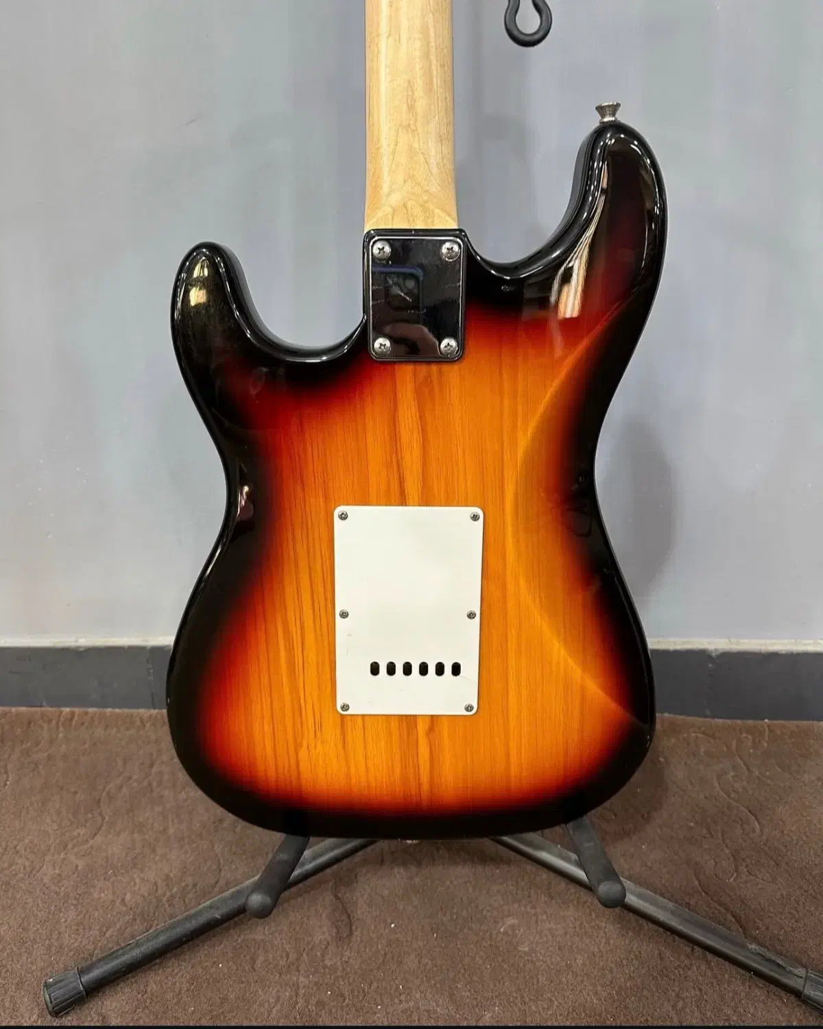 گیتار الکتریک|گیتار، بیس، امپلیفایر|قم, شهرک قدس|دیوار