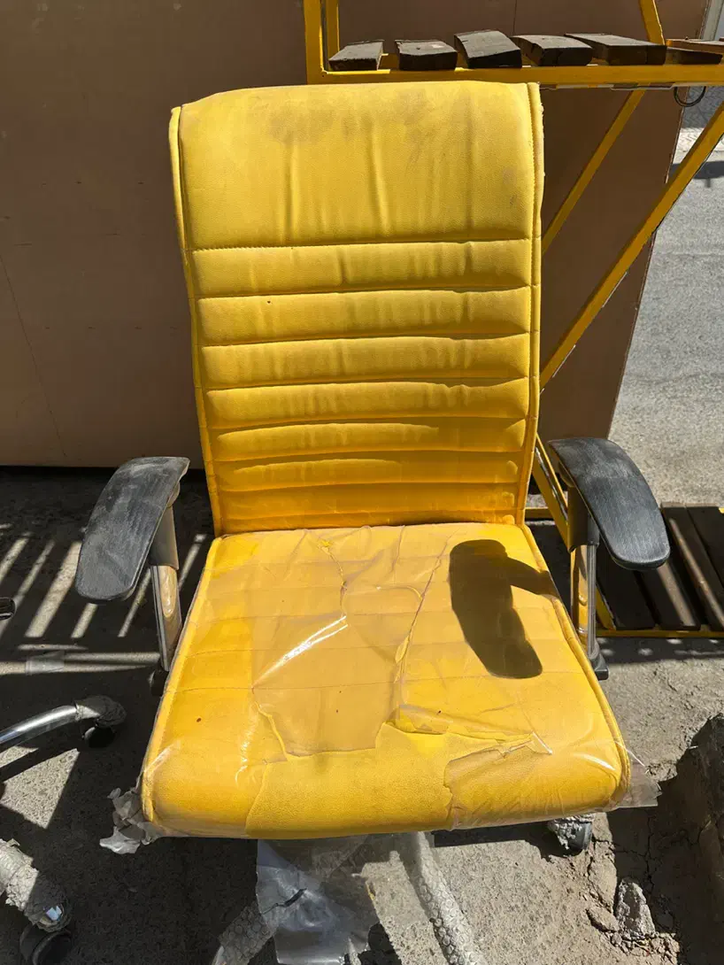 فروش تعدادی میز و صندلی اداری|مبلمان اداری|یزد, |دیوار