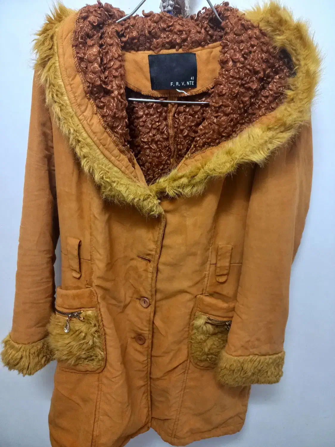 تعدادی لباس در حد نو|لباس|رباطکریم, نصیرشهر|دیوار