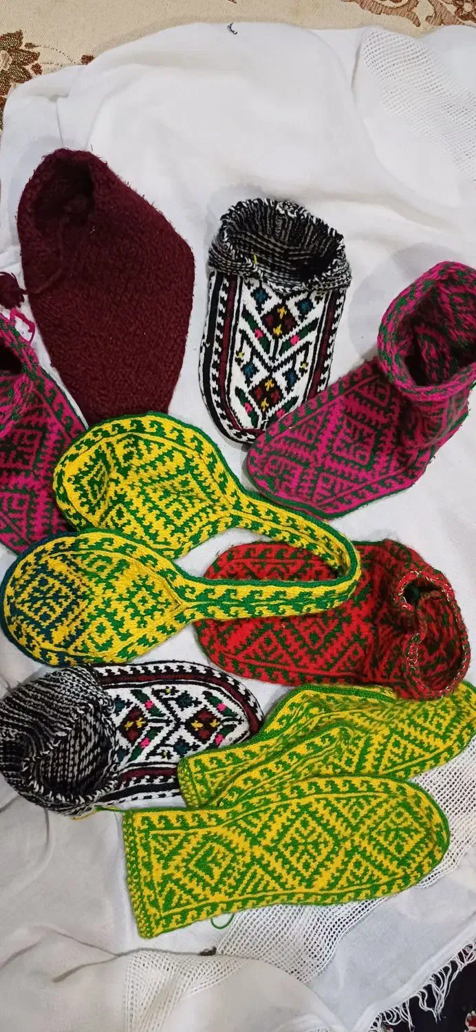 جوراب پشمی مخصوص سرما طرح سنتی|لباس|صومعهسرا, |دیوار