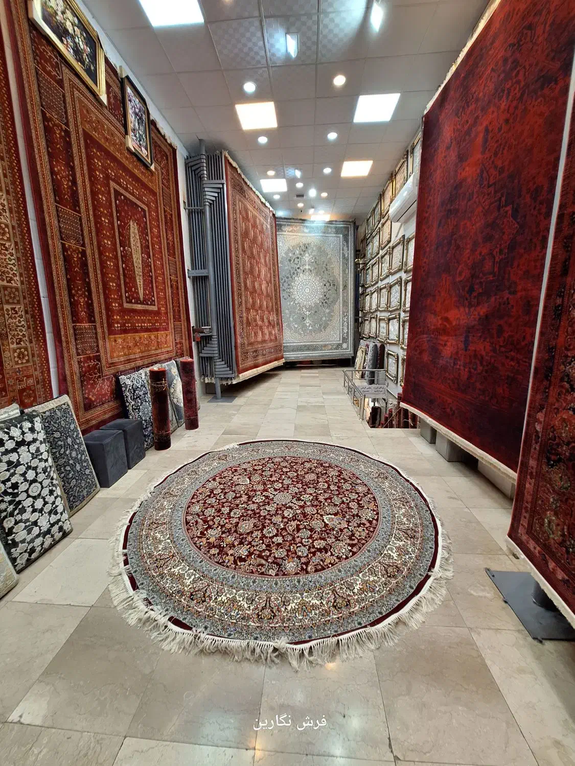 دایره گرد فرش اکرولیک ۱۵۰ در ۱۵۰ افشان هیوا روژین|فرش|مشهد, امیر|دیوار