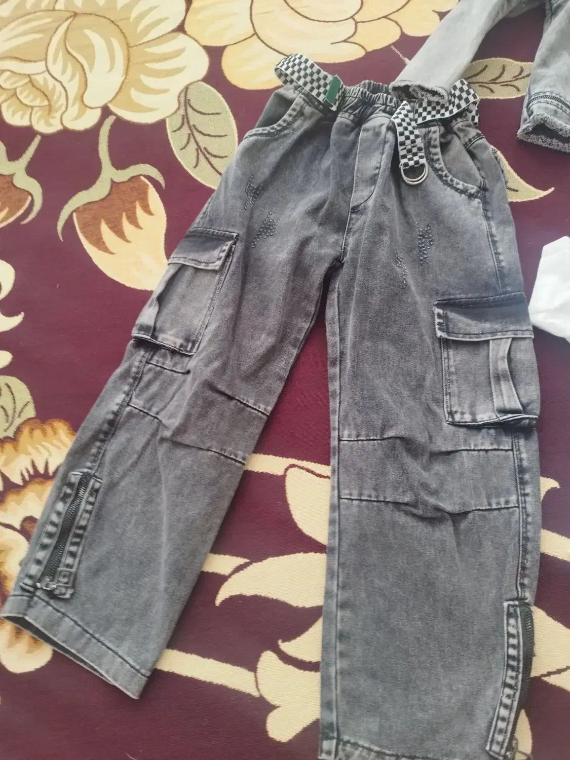 سه تیکه|لباس|ثمرین, |دیوار