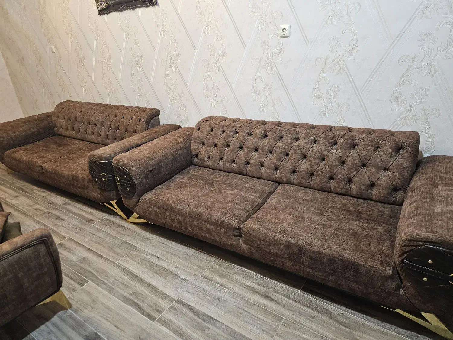 مبل ۱۰ نفره چرم|مبلمان خانگی و میز عسلی|شهرکرد, |دیوار