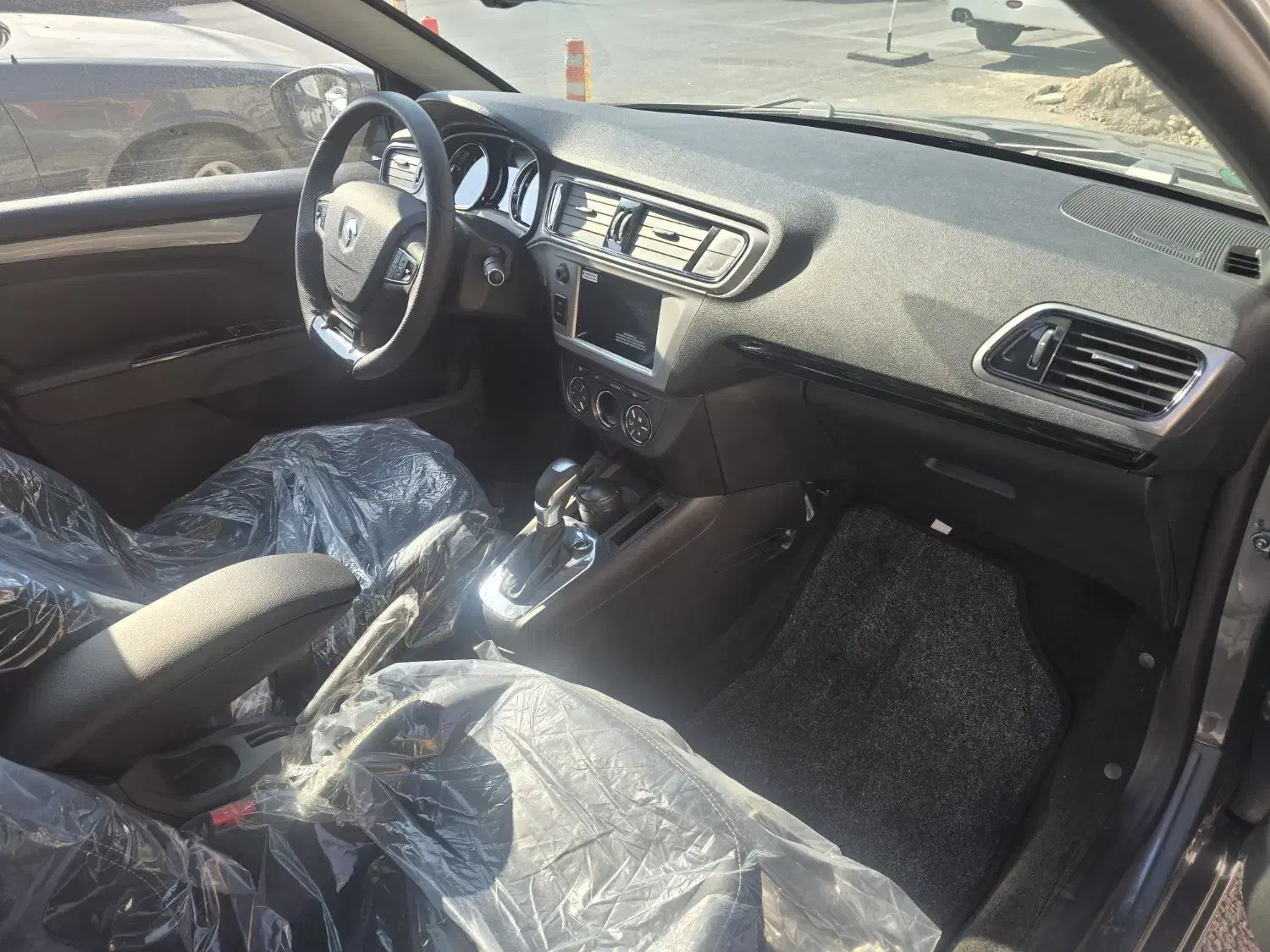 تارا وی۴ اتومات صفر تازه تحویل جدیدsbr|خودرو سواری و وانت|شیراز, کاراندیش|دیوار