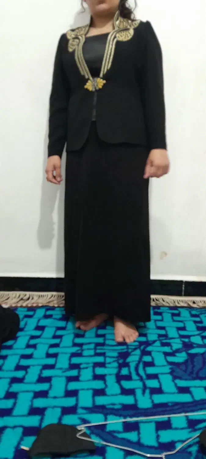 کت. دامن پیرهن|لباس|پلدختر, |دیوار