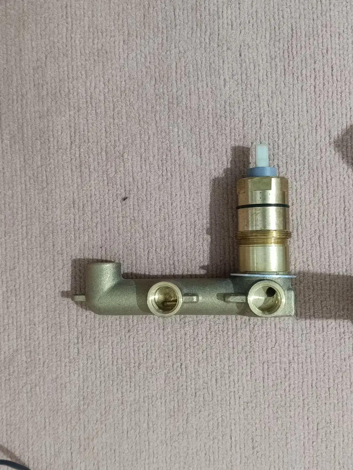 ۴عدد شیرتوکار  روشوی  برندشودر|لوازم سرویس بهداشتی|مهاباد (آذربایجان غربی), |دیوار