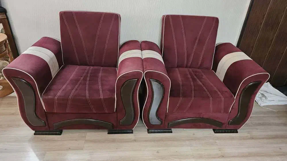 دو عدد مبل تک نفره سالم و کم استفاده شده|مبلمان خانگی و میز عسلی|اصفهان, رکن الدوله غربی|دیوار