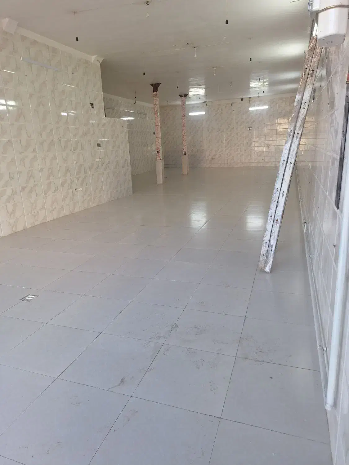 اجاره مغازه ۱۸۰متری بر خیابان اول راه اردکلو|اجارهٔ مغازه و غرفه|مرند, |دیوار