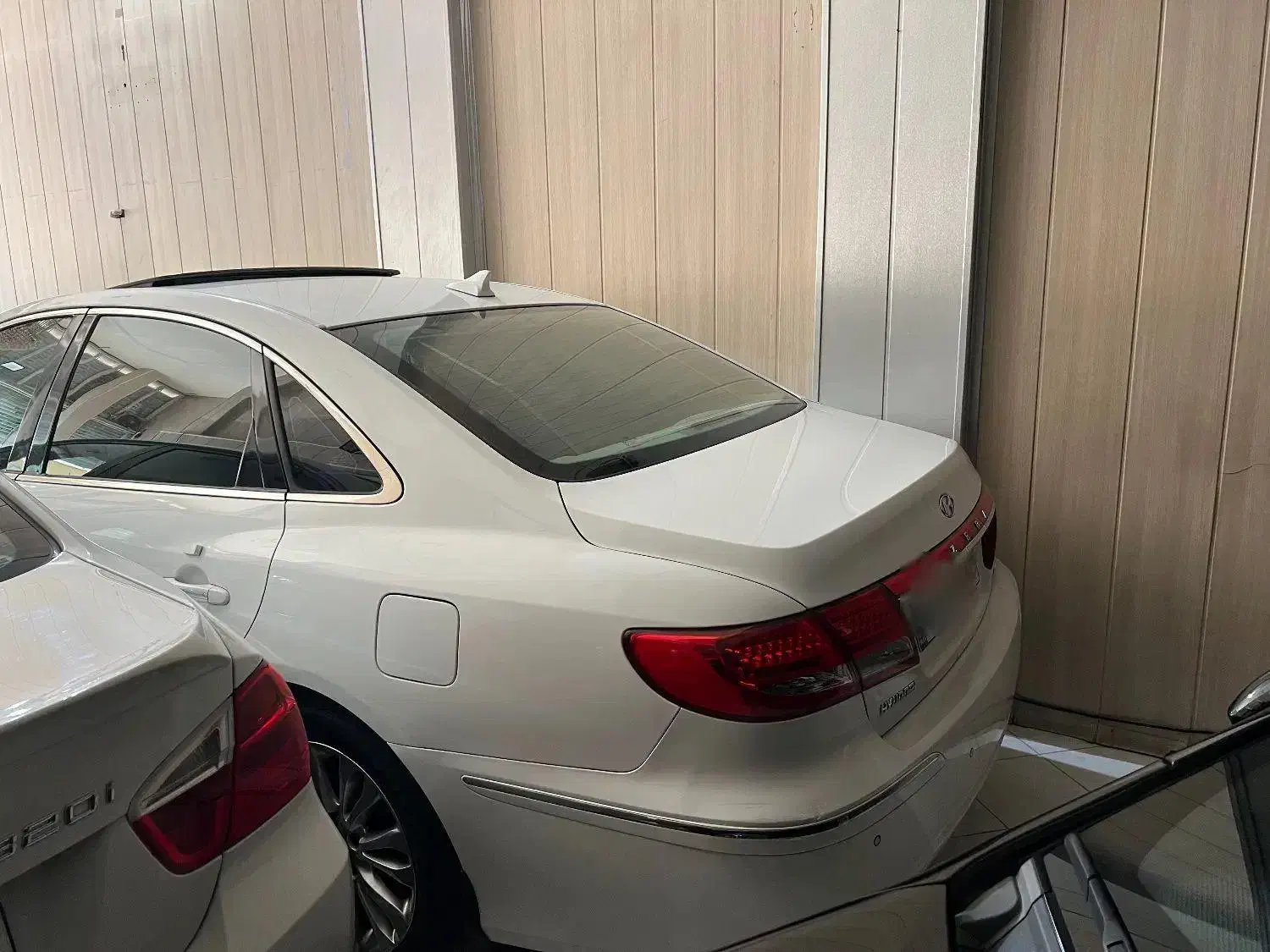 هیوندا ازرا کالیفرنیا مدل ۲۰۱۱ بدون رنگ و ضربه|خودرو سواری و وانت|شیراز, سینما سعدی|دیوار