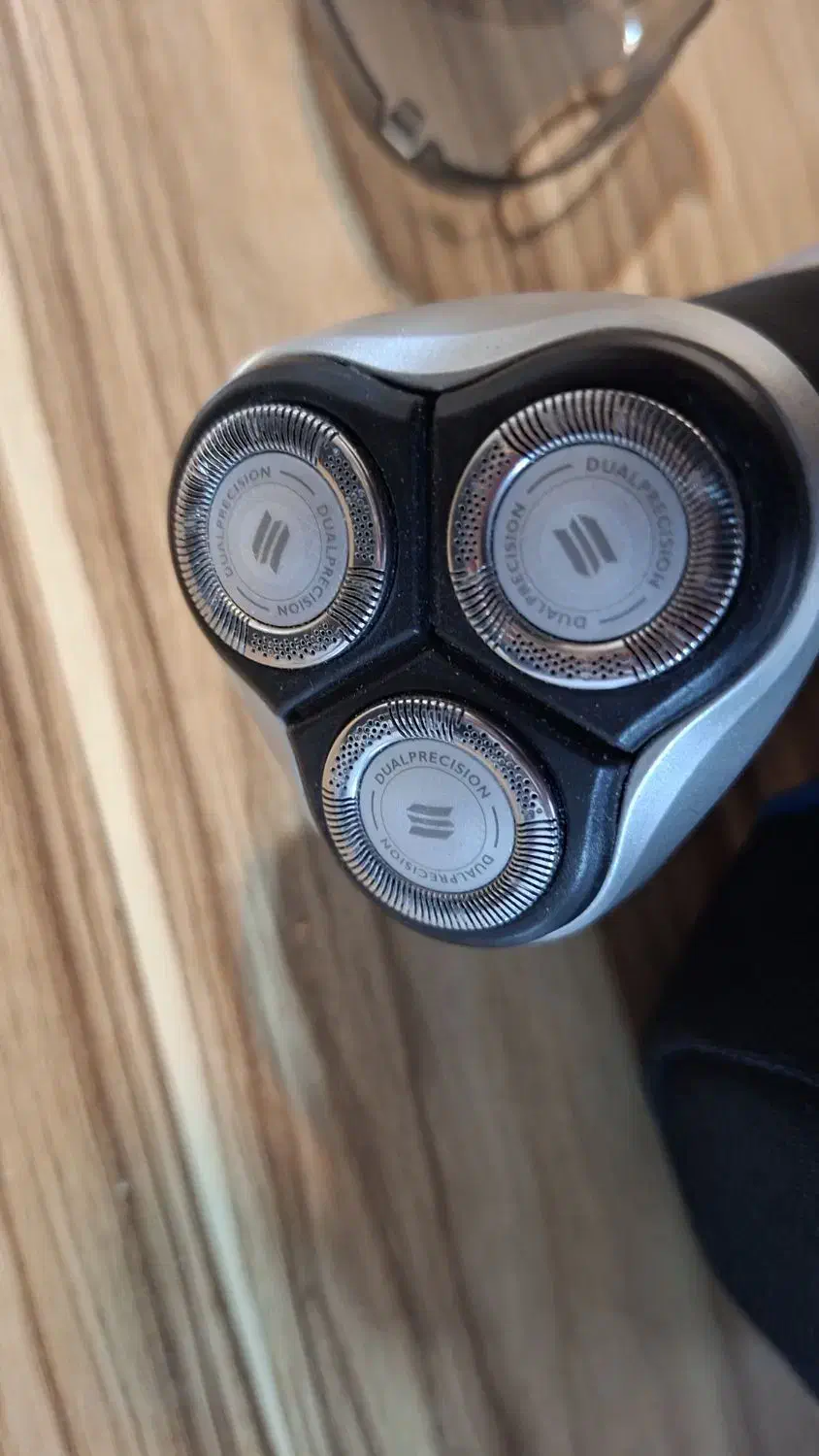 ریش تراش فیلیپس|آرایشی، بهداشتی، درمانی|فولادشهر, C4|دیوار