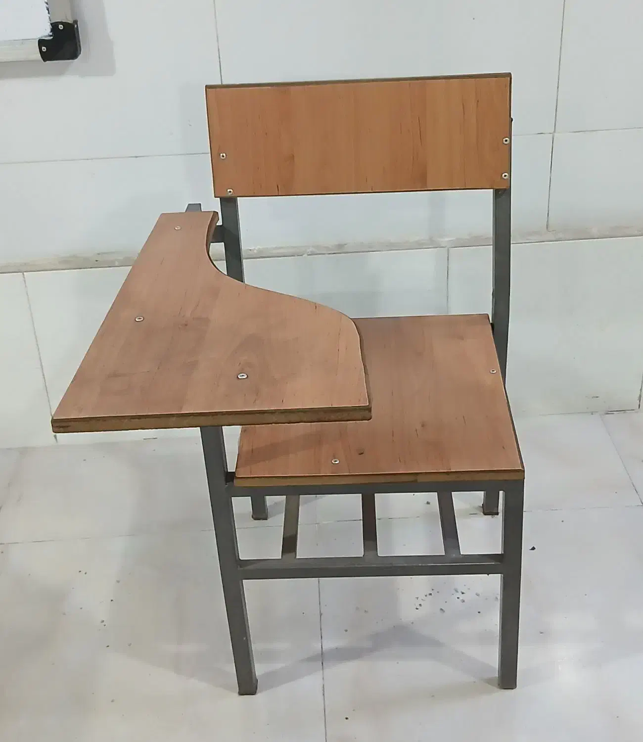 صندلی|صندلی و نیمکت|خوی, |دیوار