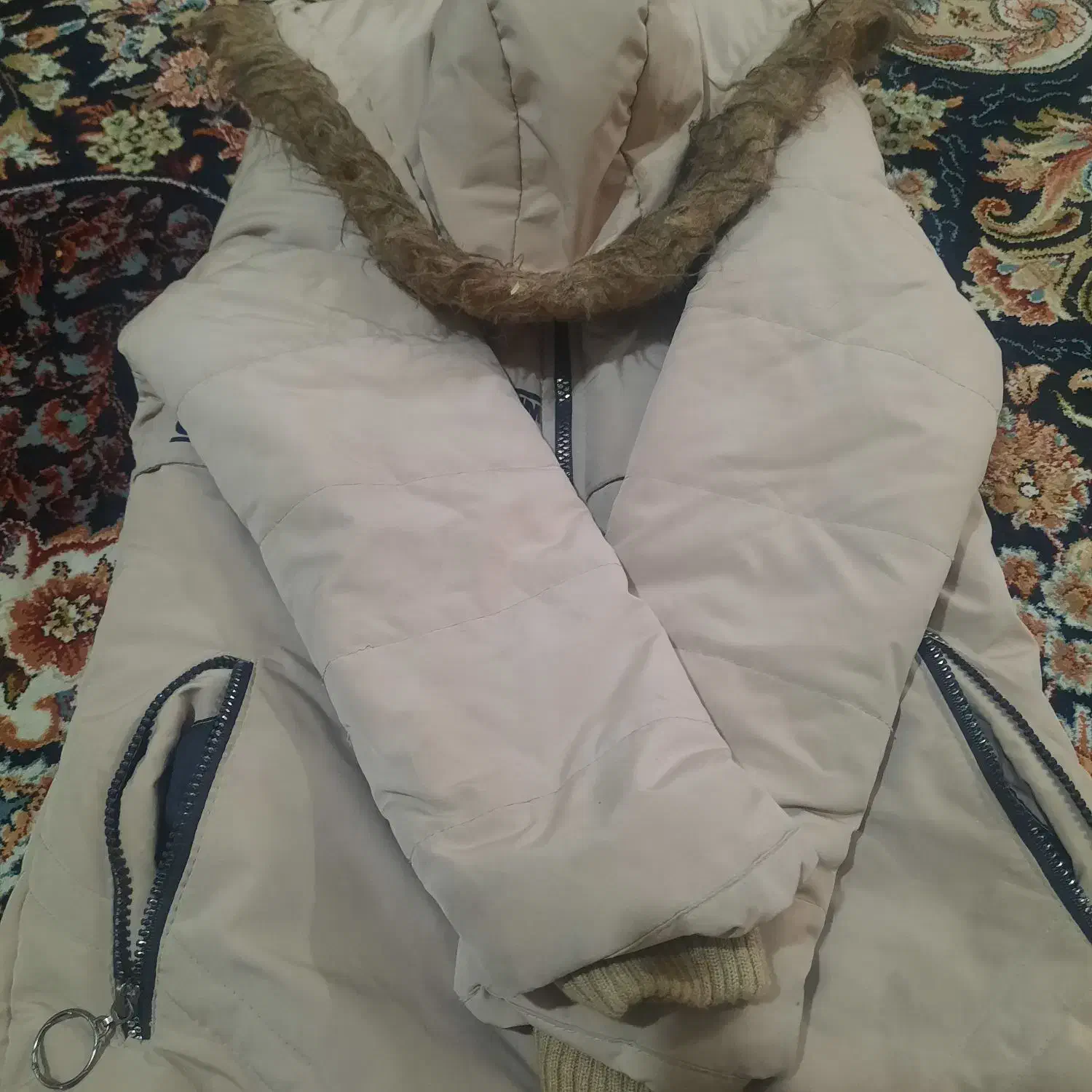 کاپشن نو|لباس|فرخ‌شهر, |دیوار