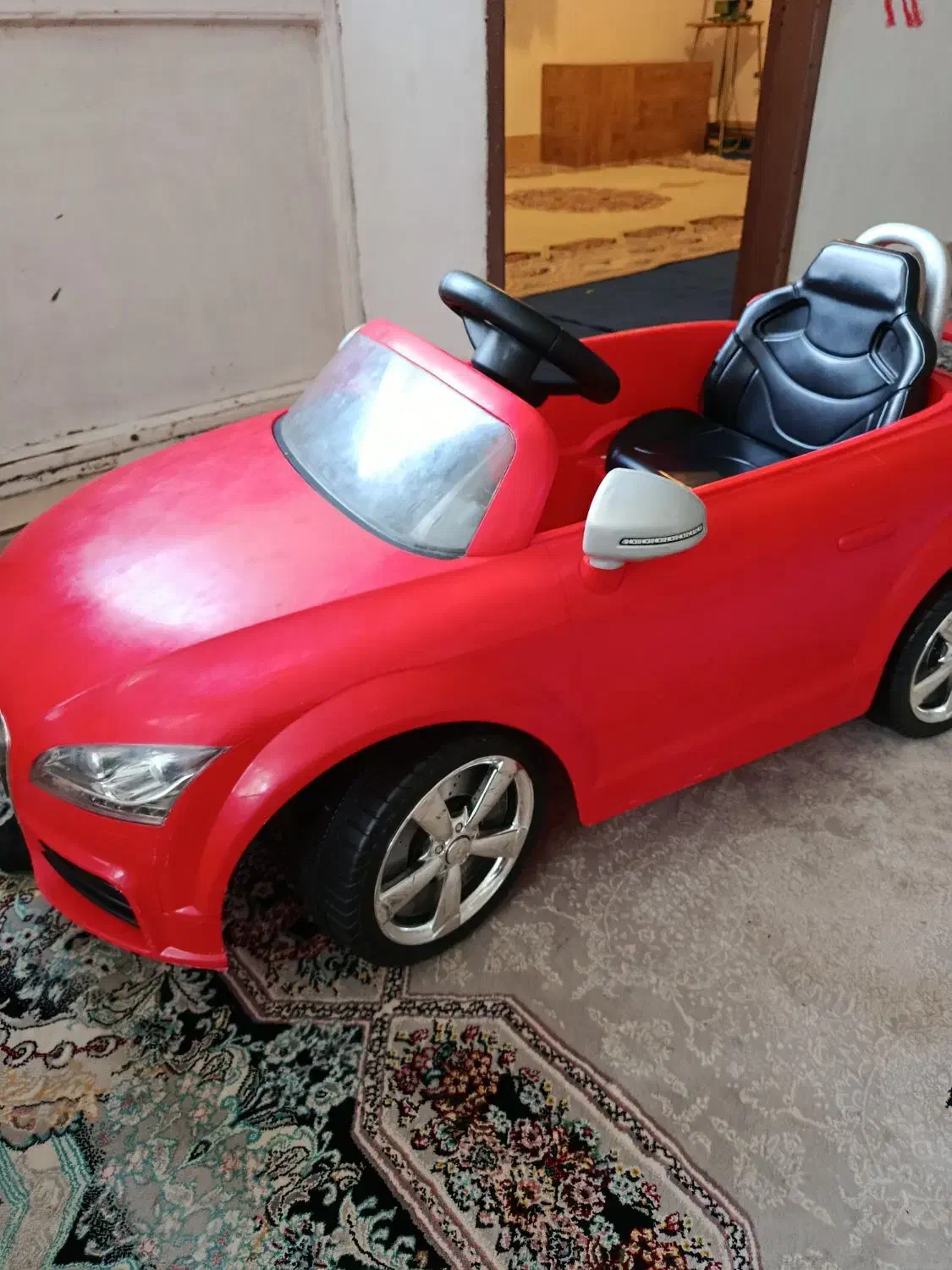 ماشین شارژی سالم کنترل داره|اسباب‌بازی بچه|کرمانشاه, |دیوار