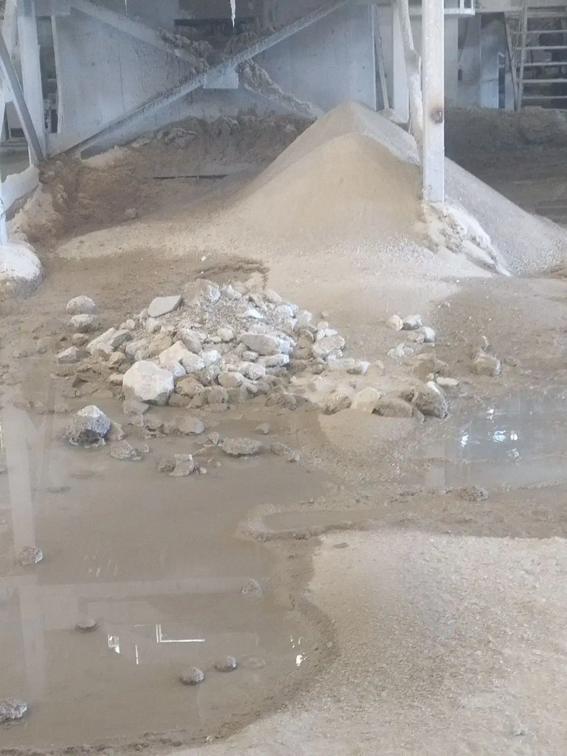 نظافت صنعتی|استخدام سرایداری و نظافت|بافت, |دیوار