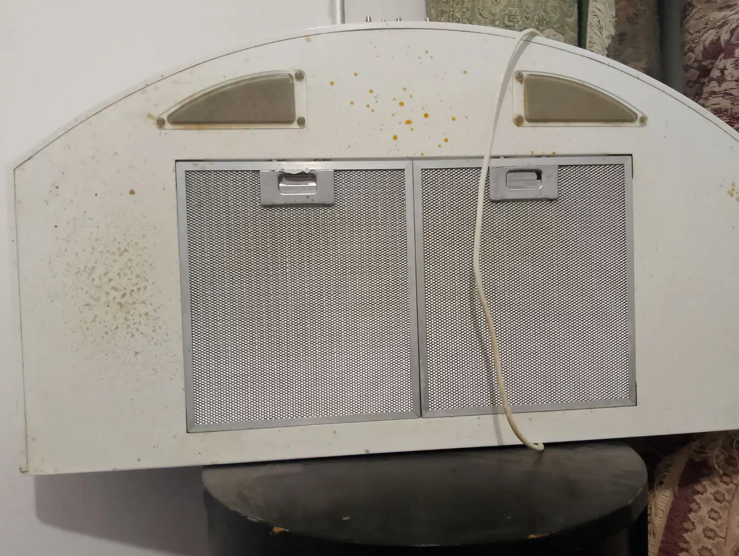 هود دورسا|هود|کاشمر, |دیوار