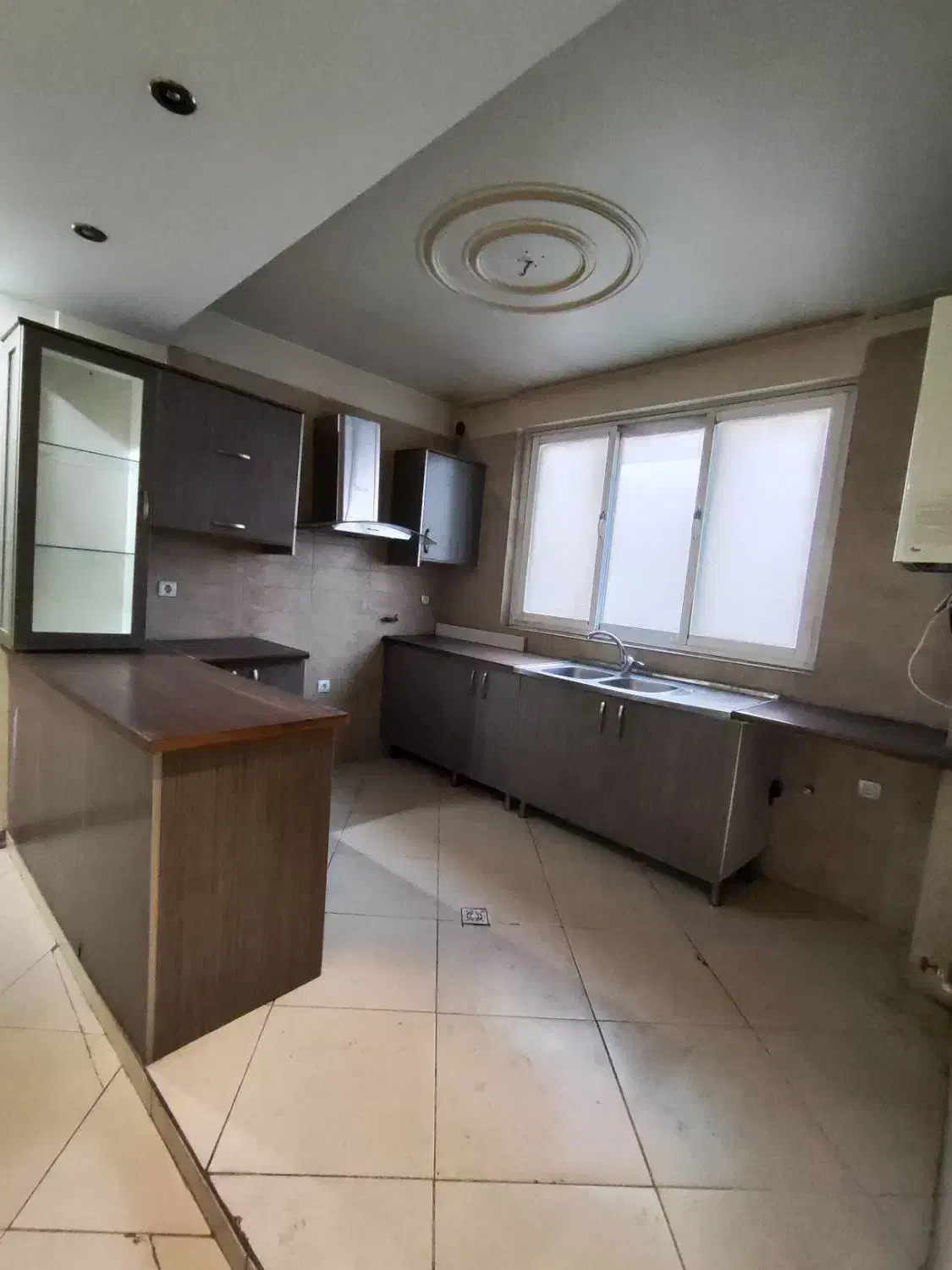 72متری/2خوابه/فول امکانات/کاووسی|فروش آپارتمان|تهران, جی|دیوار