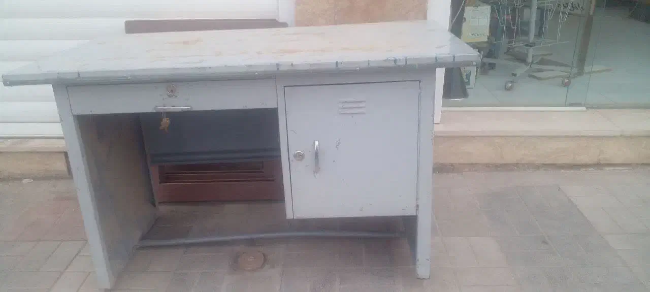 میز فلزی|میز تحریر و کامپیوتر|فولادشهر, مسکن مهر فولادشهر|دیوار