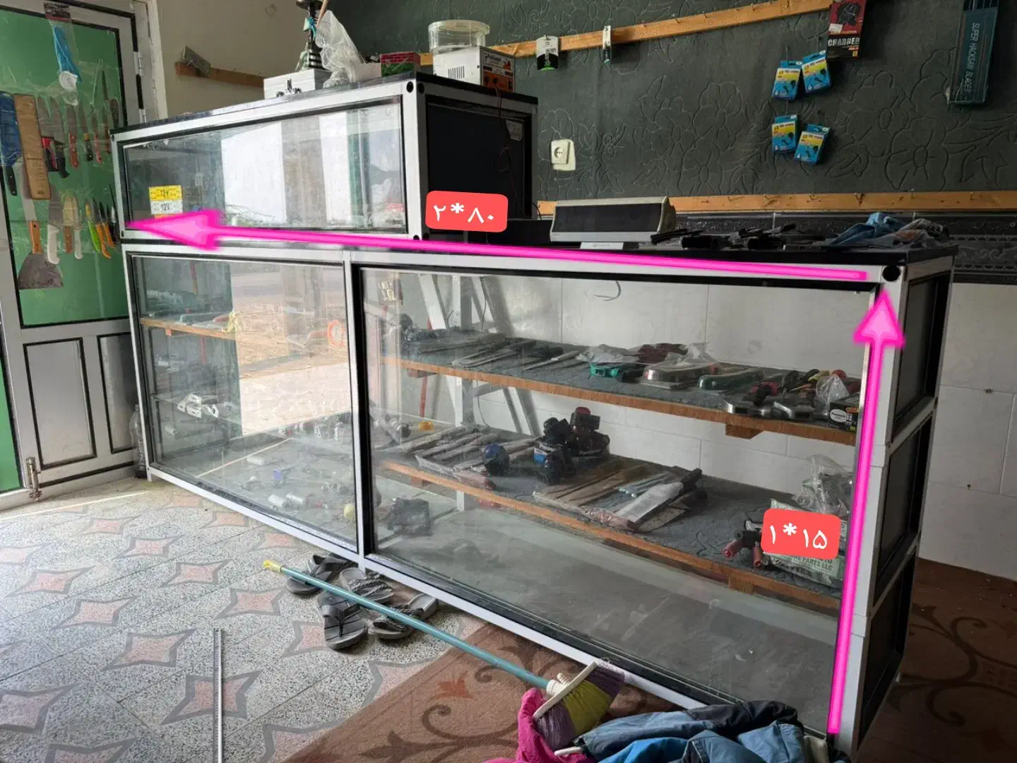 ویترین آلومینیومی قفسه ای و کمد چوبی|بوفه، ویترین، کنسول|کنارک, |دیوار