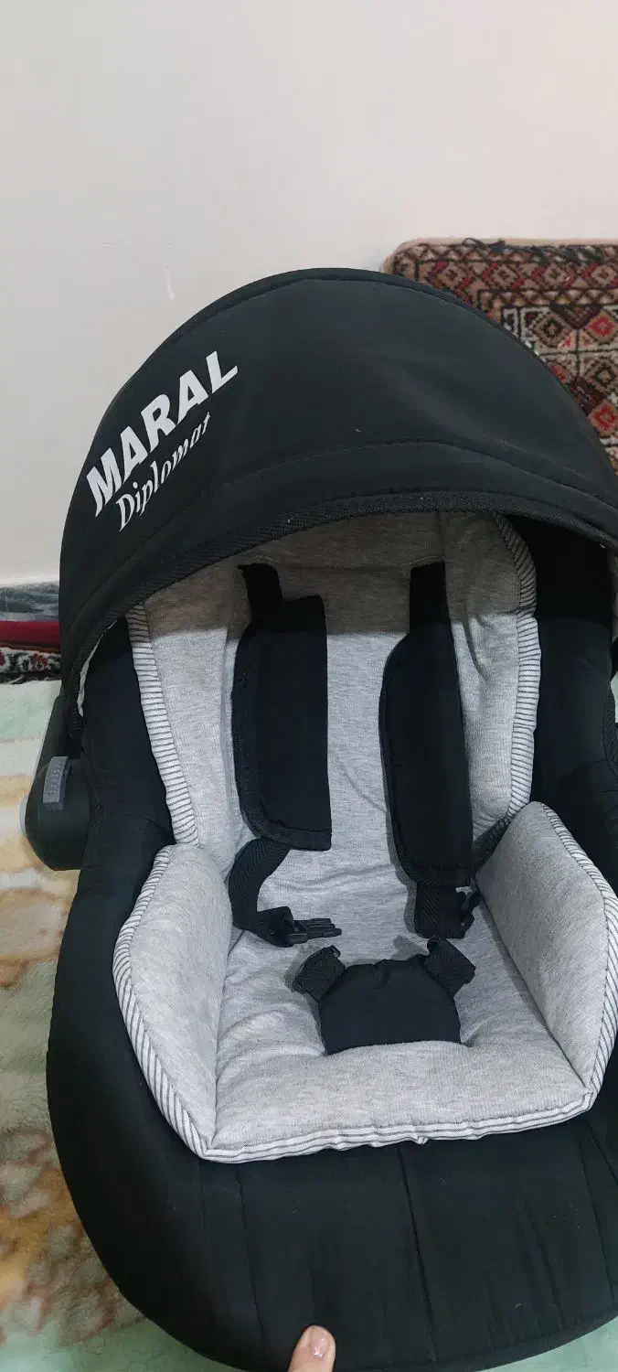 کریر وقنداق سویسی|کالسکه و لوازم جانبی|شهرضا, |دیوار