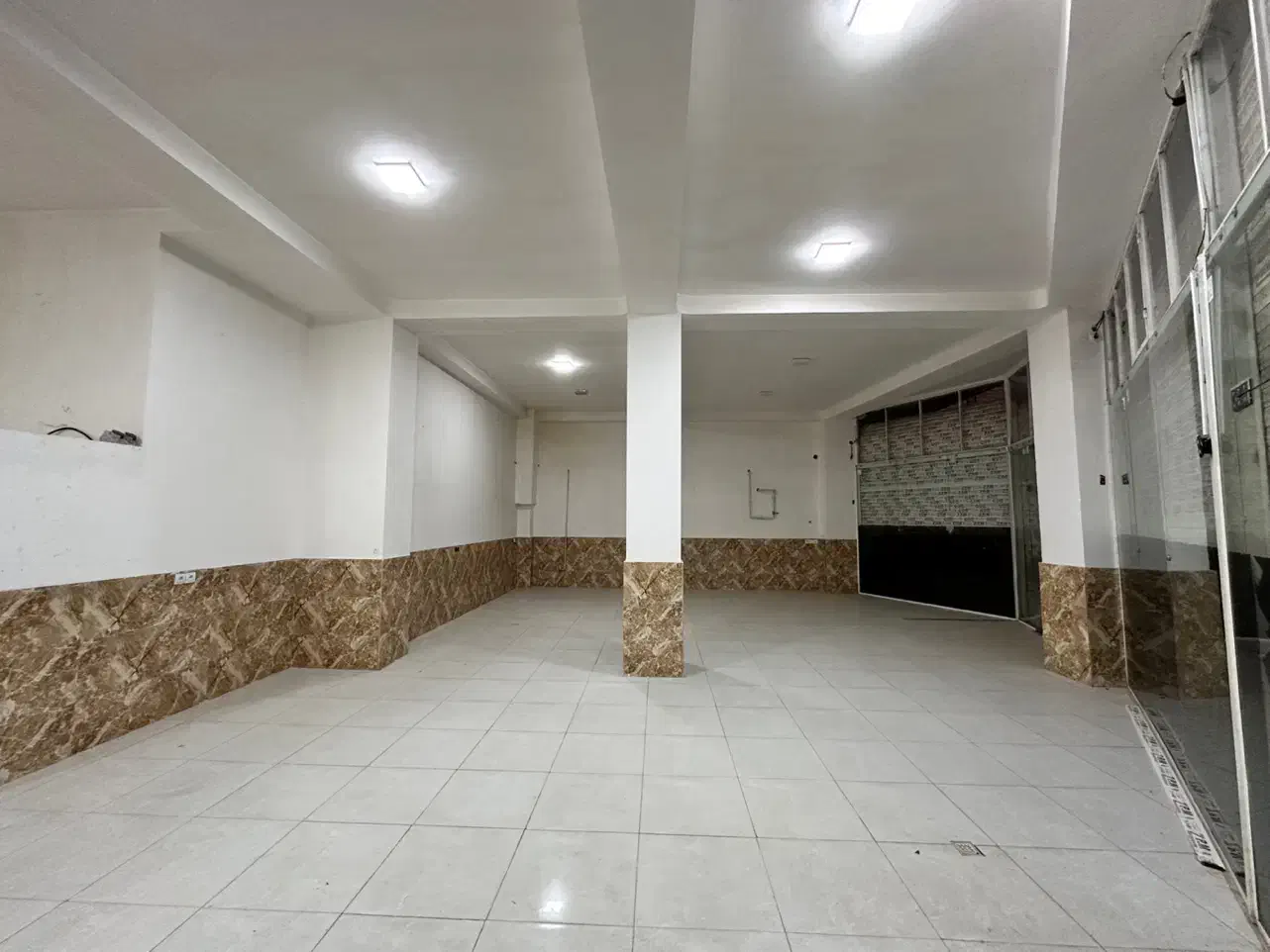 اجاره یک‌ باب مغازه به متراژ ۱۲۰ متر|اجارهٔ مغازه و غرفه|خرمدره, |دیوار