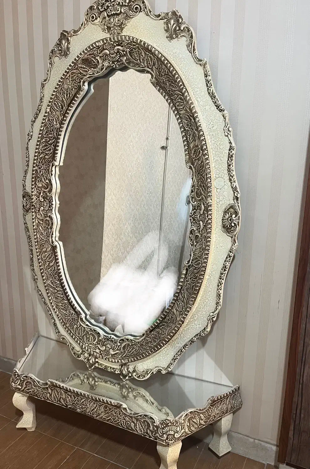 آینه کنسول سالم و تمیز|بوفه، ویترین، کنسول|قزوین, |دیوار