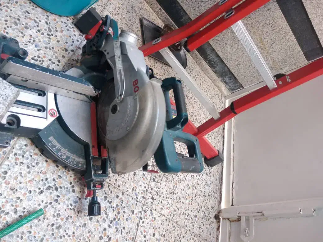 فارسی بر بوش|ابزارآلات|شیراز, رکن‌آباد|دیوار