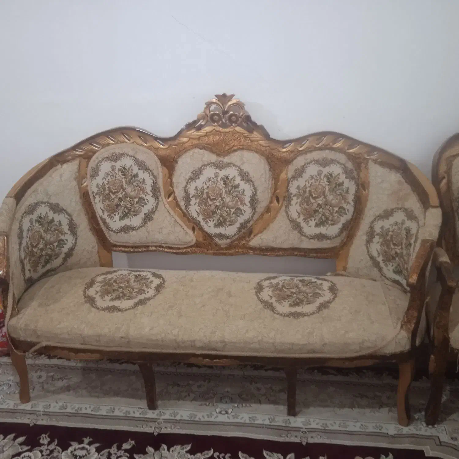 مبل|مبلمان خانگی و میز عسلی|گرمی, |دیوار