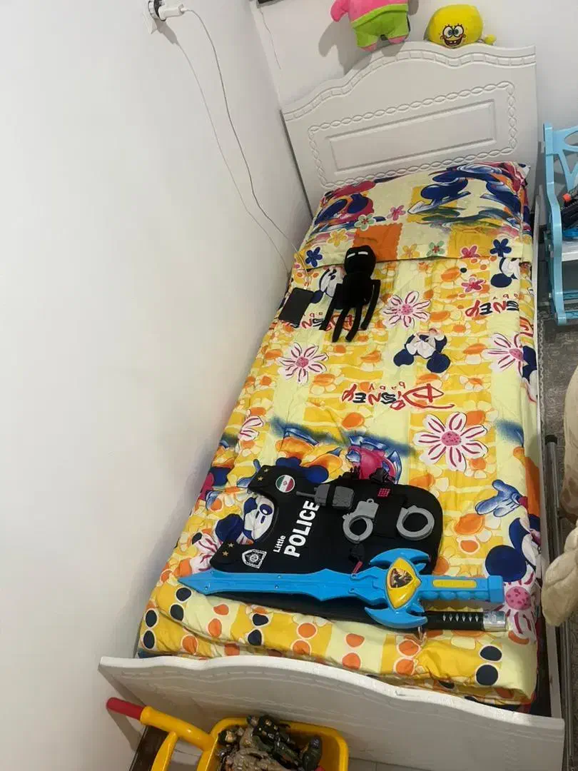 تخت خواب نوجوان و کمد|تخت و سرویس خواب|قوچان, |دیوار