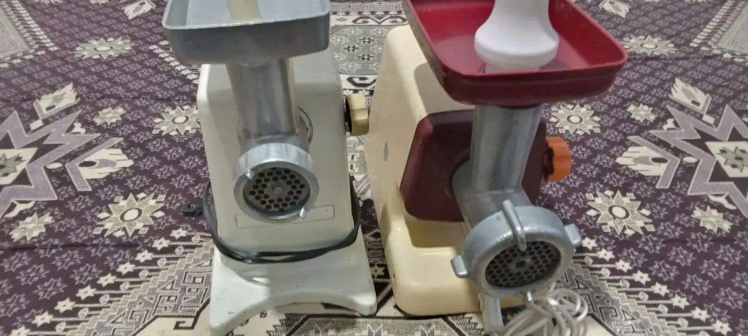 دوعددچرخ گوشت سالم فروشی تکی هم فروشی است|سایر لوازم برقی|تهران, جوادیه|دیوار