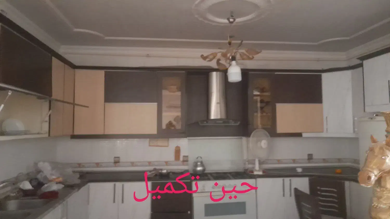 نصب بر چسب کابینت و کمددیواری و درهای چوبی|خدمات پیشه و مهارت|زرند, |دیوار