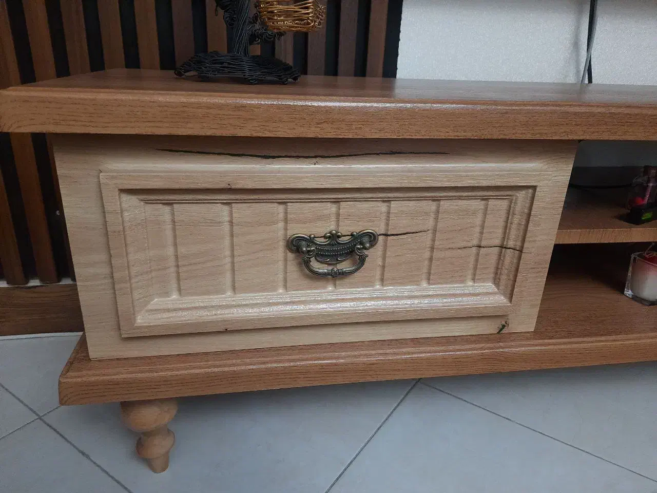 میز تلویزیون و میز کنسول|بوفه، ویترین، کنسول|فردیس, فردیس|دیوار