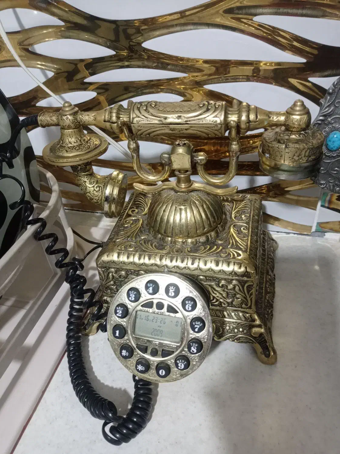 تلفن برنز|تلفن رومیزی|رباط‌کریم, رباط‌کریم|دیوار