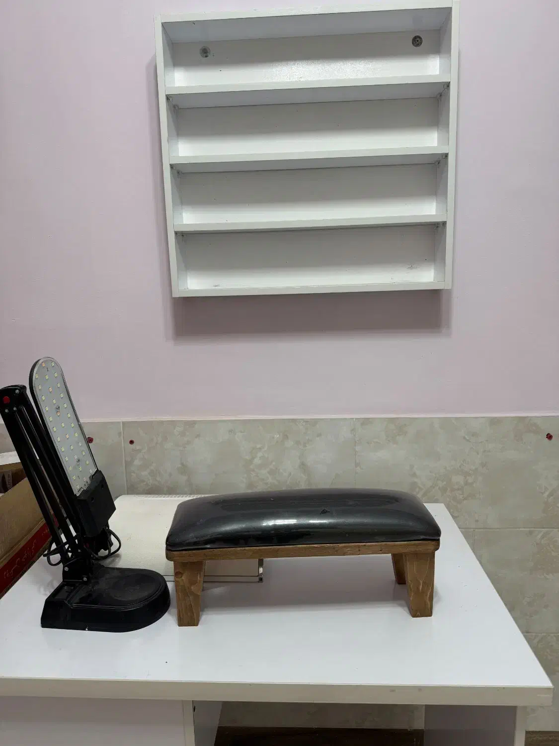 میزناخن ام دی اف همراه استند لاک ۲۵۰۰|آرایشگاه و سالن‌های زیبایی|اراک, |دیوار