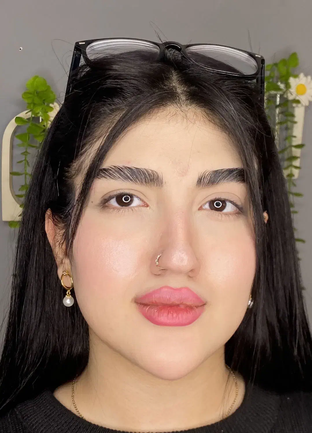 مدل  ژورنالی رایگان|خدمات آرایشگری و زیبایی|اندیشه, اندیشه فاز ۱|دیوار