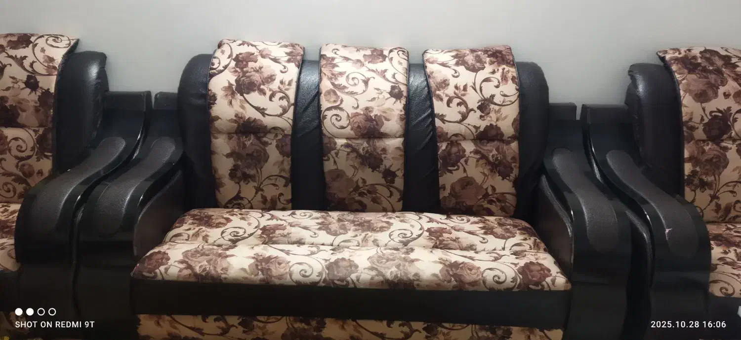 مبل 7نفره کارکرده|مبلمان خانگی و میز عسلی|مشهد, چهارچشمه|دیوار