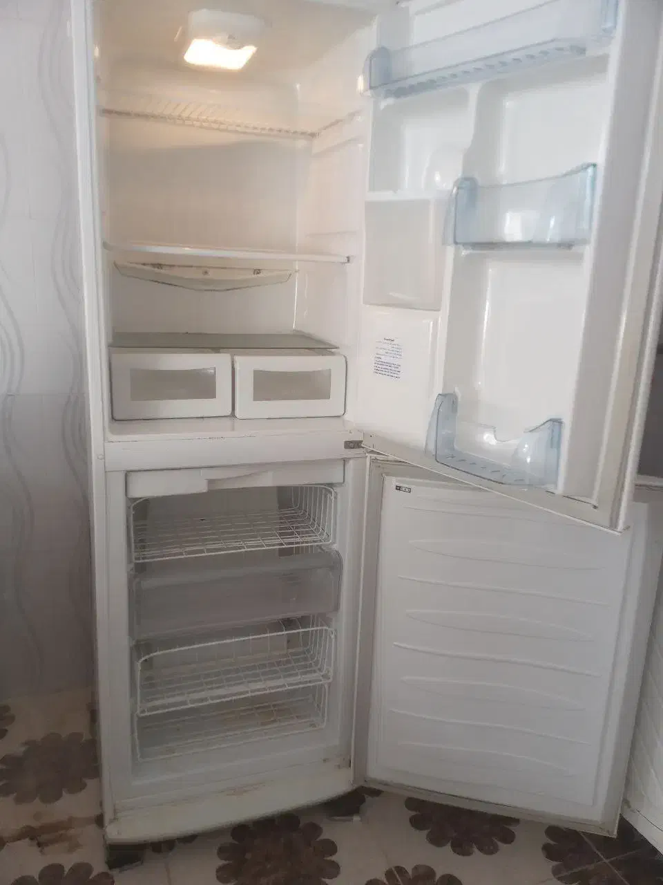 ی خچ|یخچال و فریزر|پاوه, |دیوار