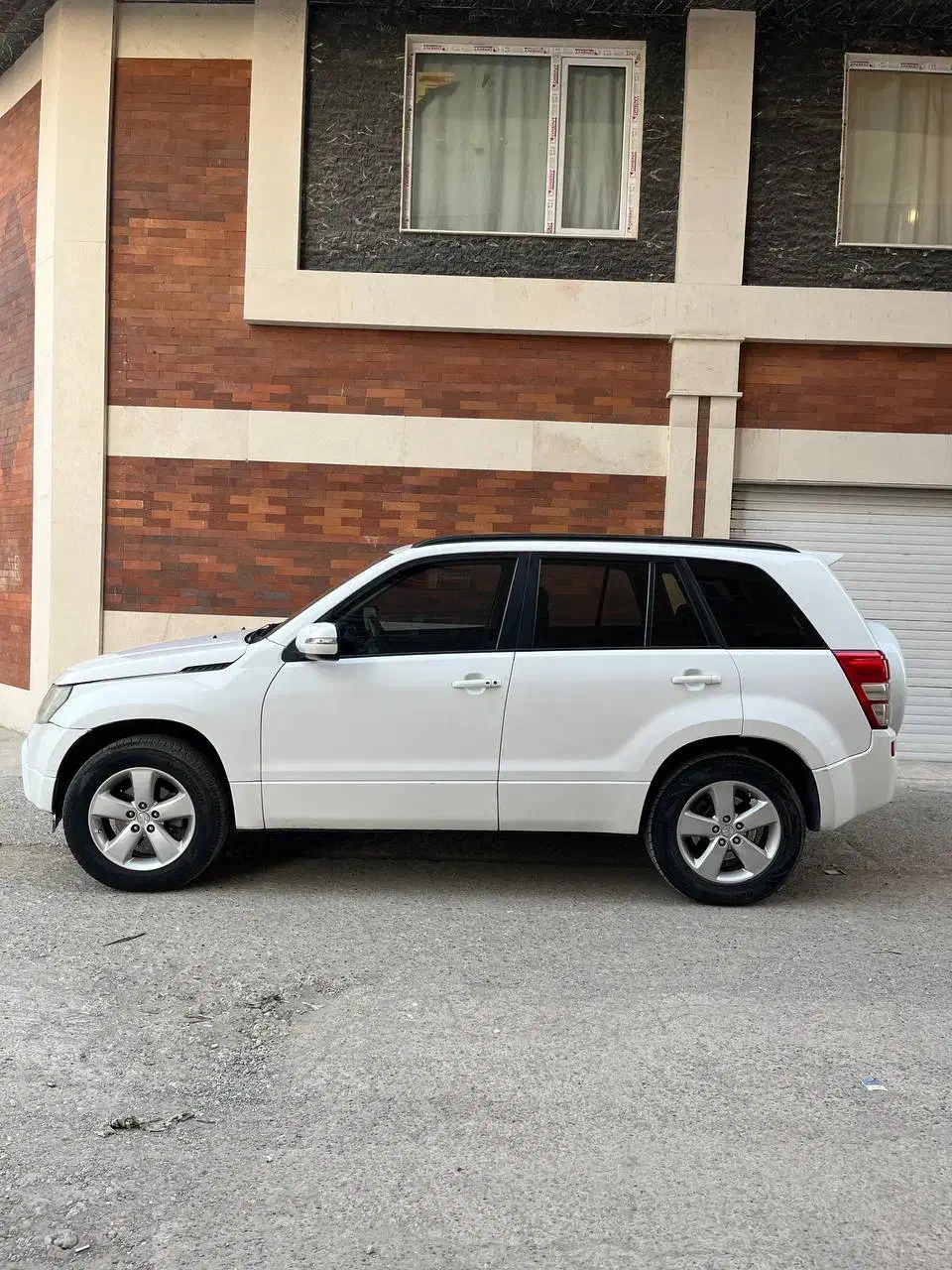 سوزوکی ویتارا دنده ۲۴۰۰ مدل ۹۰|خودرو سواری و وانت|اندیشه, اندیشه فاز ۱|دیوار