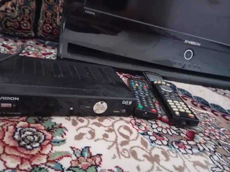 تلویزیون ۳۲اینچ اکس ویژن به همراه دیجیتال درحد نو|تلویزیون و پروژکتور|مشهد, شهید بصیر|دیوار