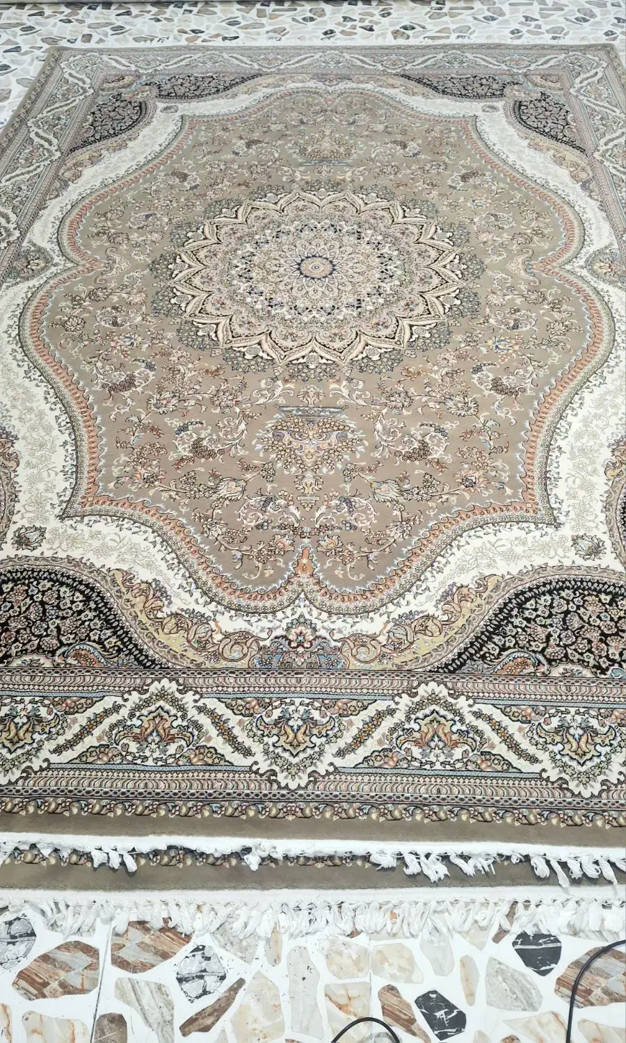 جفت ۱۲ متری ۷۰۰ شانه|فرش|قم, نیروگاه|دیوار