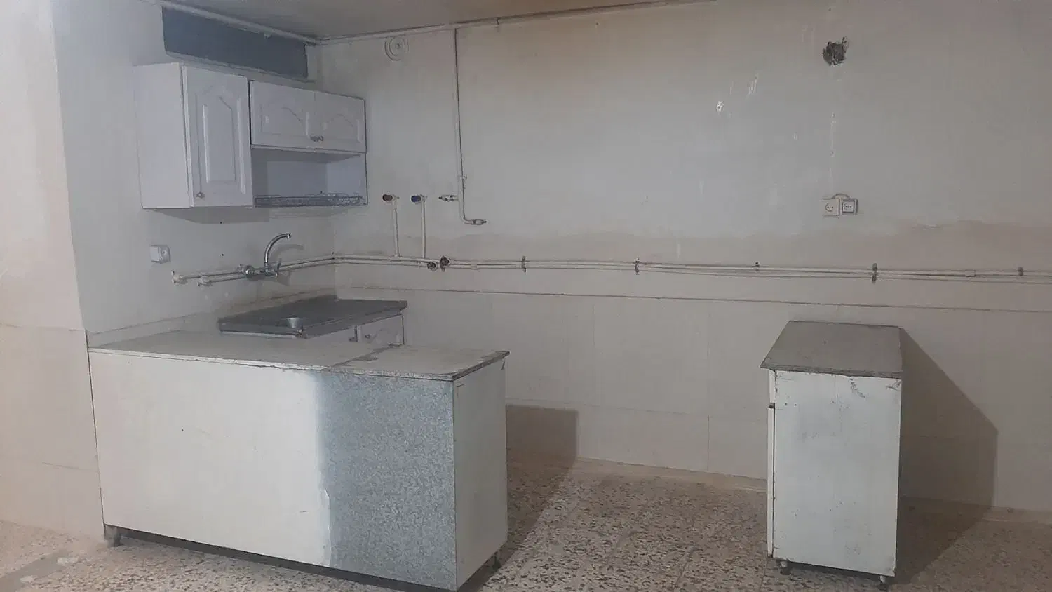 اجاره منزل زیر زمینی|اجارهٔ آپارتمان|سبزوار, هفت تیر|دیوار