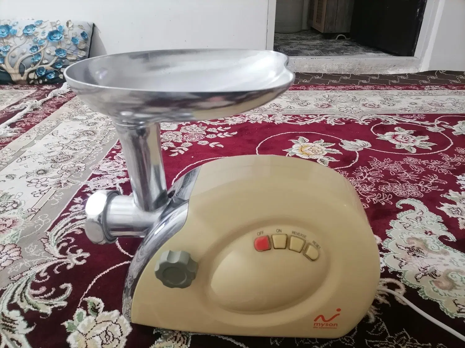 چرخ گوشت|خردکن، آسیاب، غذاساز|قم, شهر قائم|دیوار