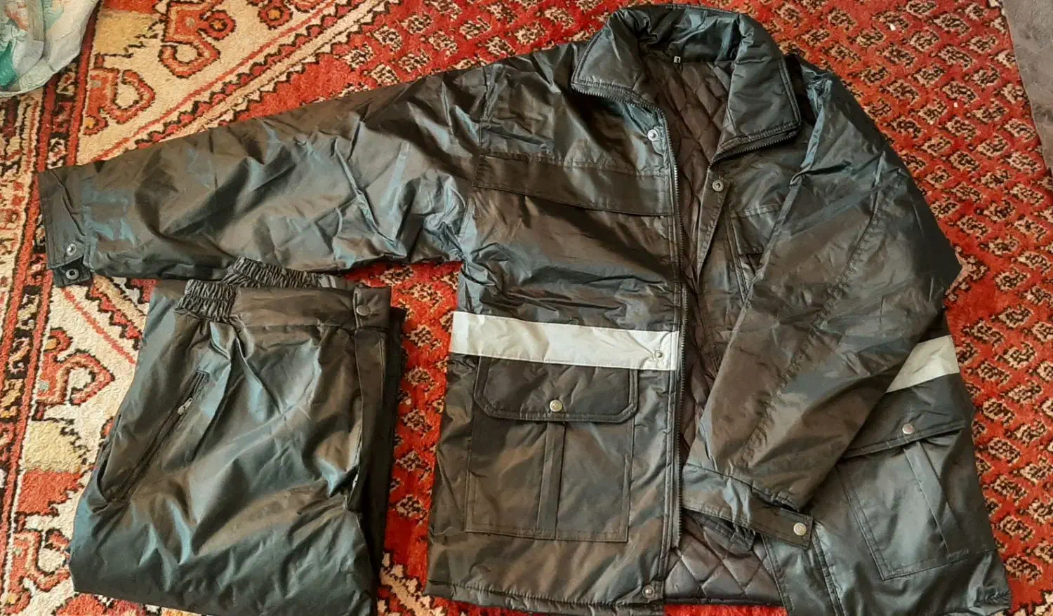 کاپشن و شلوار و کلاه بادگیر|لباس|بروجرد, |دیوار